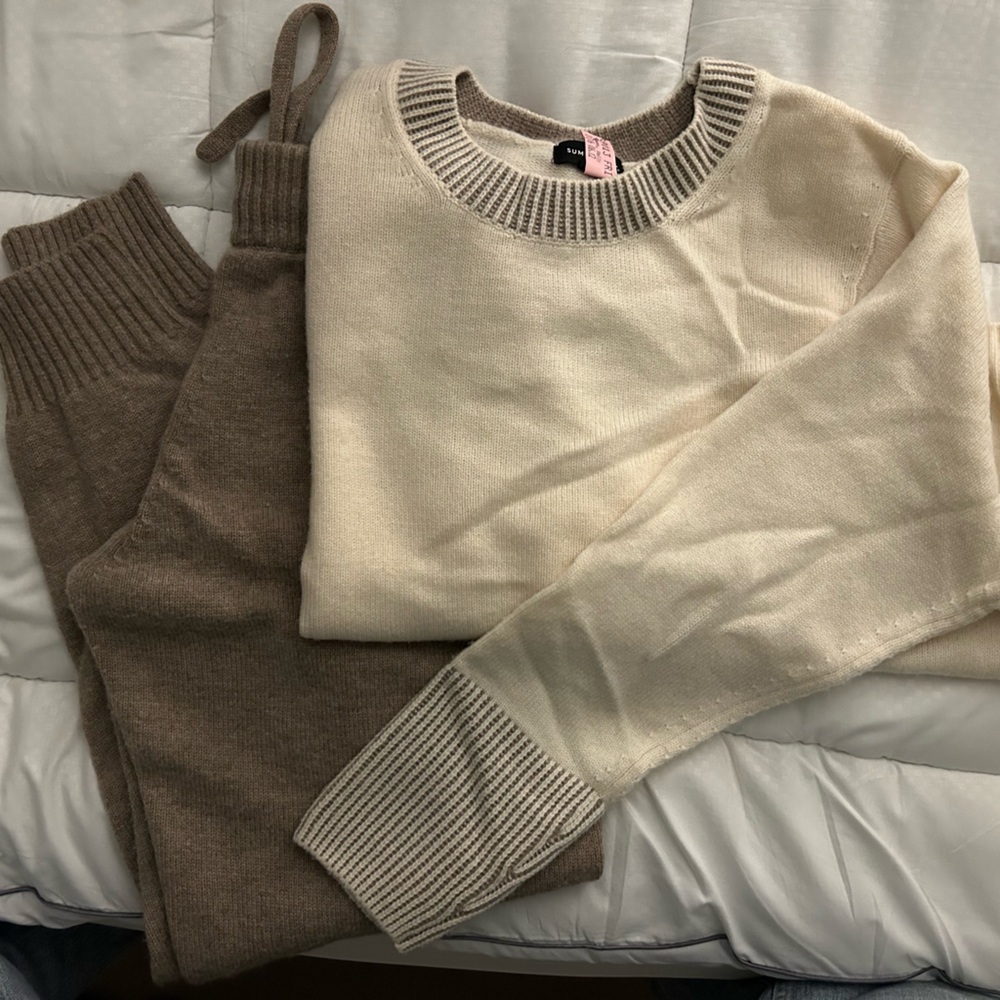 Summersalt sweater set